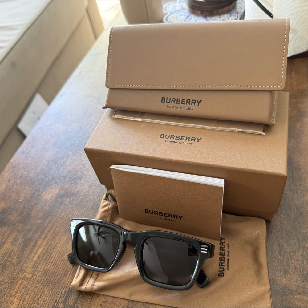 Burberry Black Rectangular Sunglasses